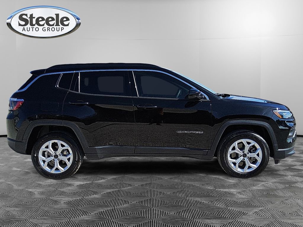 Used 2025 Jeep Compass Latitude image 6