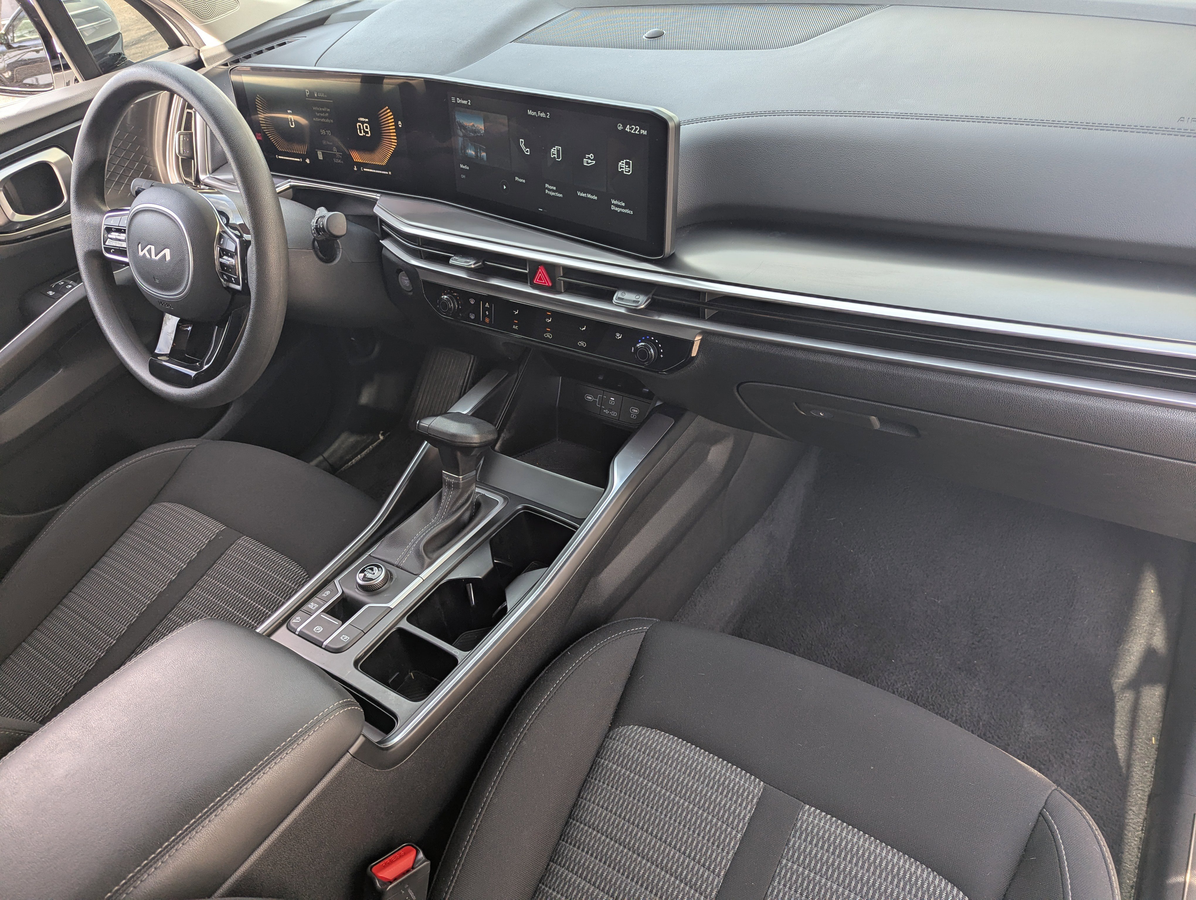 Certified 2025 Kia Sorento LX image 10