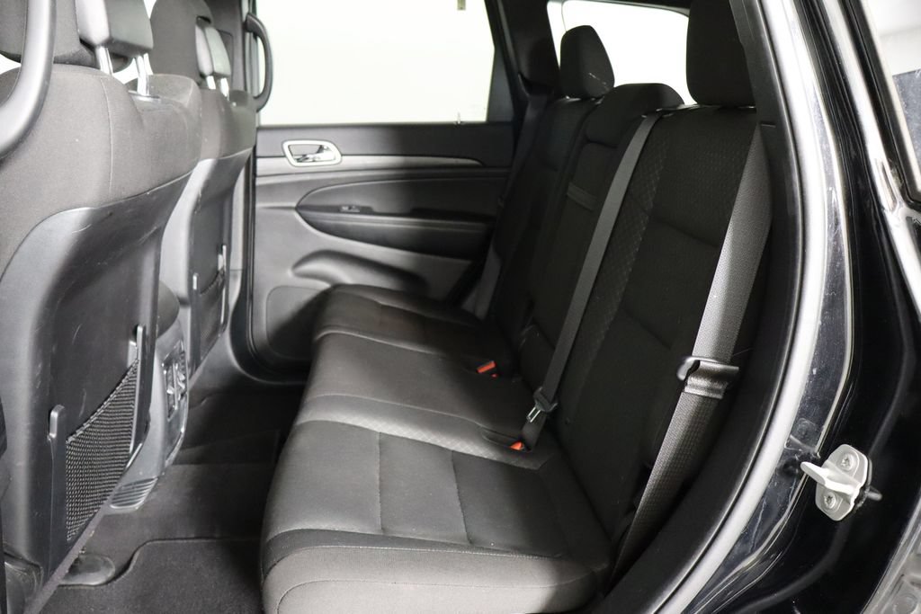 Used 2020 Jeep Grand Cherokee Laredo AWD/4WD image 16