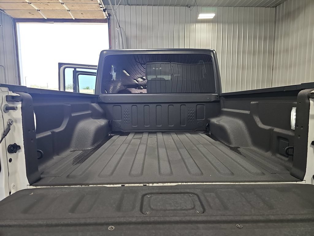 Used 2023 Jeep Gladiator Sport AWD/4WD image 12