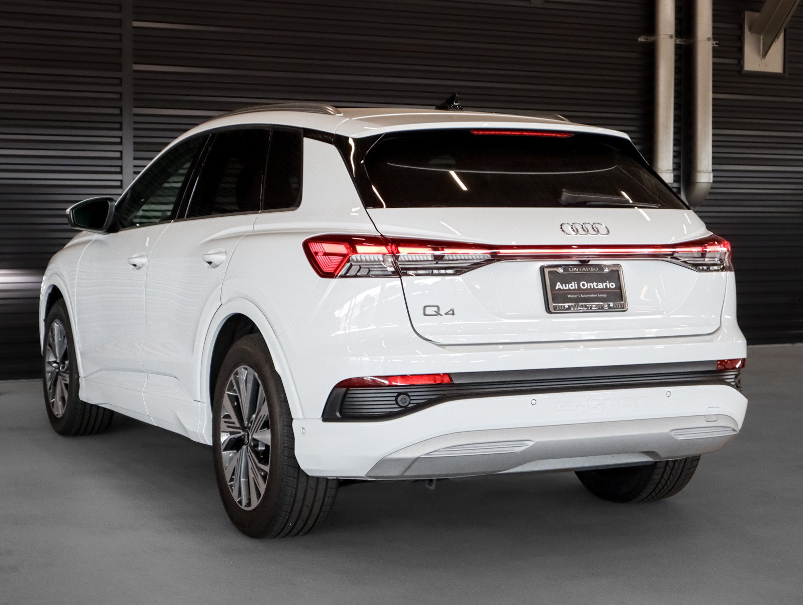 Used 2023 Audi Q4 e-tron Premium Plus RWD image 2