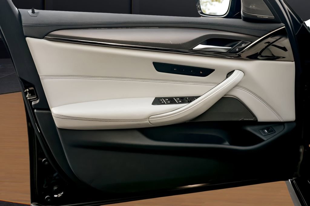 Used 2022 BMW M5 w/ Competition Package AWD/4WD image 34