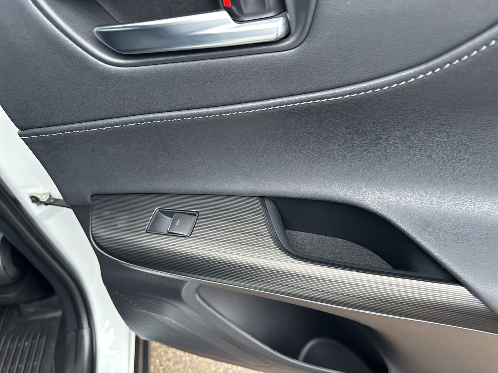 Used 2023 Toyota Venza XLE AWD/4WD image 34