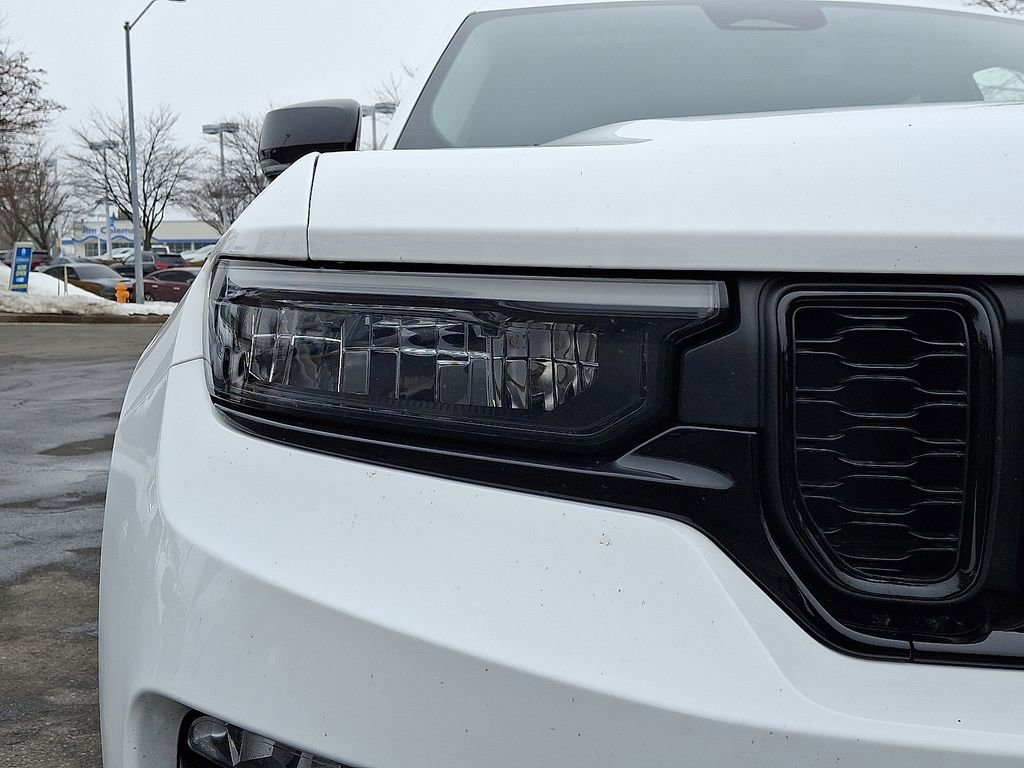 Used 2023 Jeep Grand Cherokee Limited w/ Luxury Tech Group II image 9