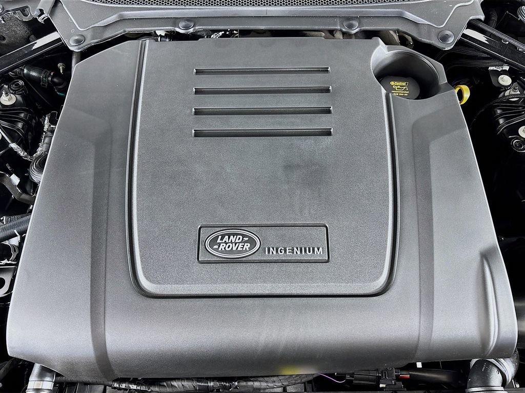 Used 2025 Land Rover Discovery Dynamic SE image 26