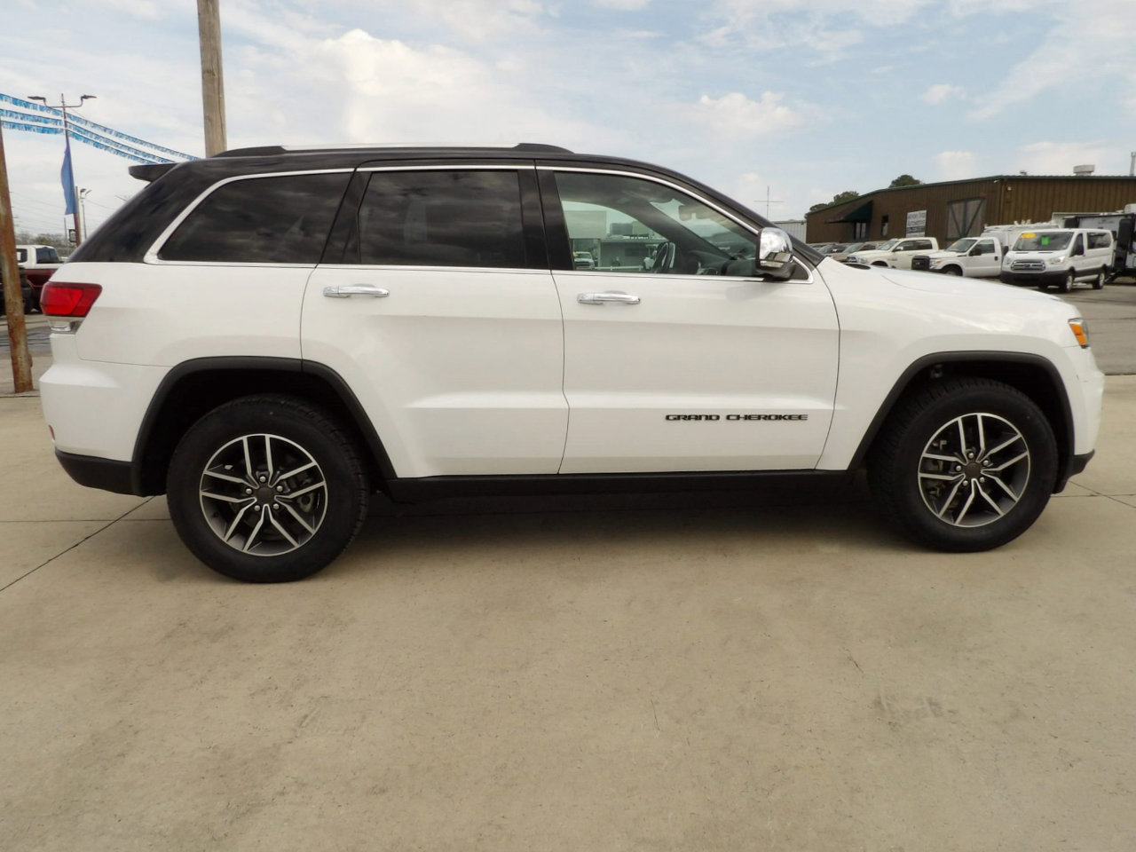 Used 2021 Jeep Grand Cherokee Limited image 39
