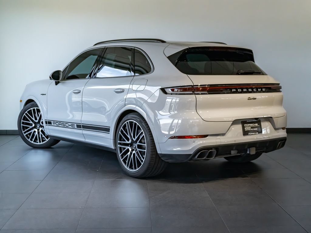 Certified 2025 Porsche Cayenne Turbo AWD/4WD image 3