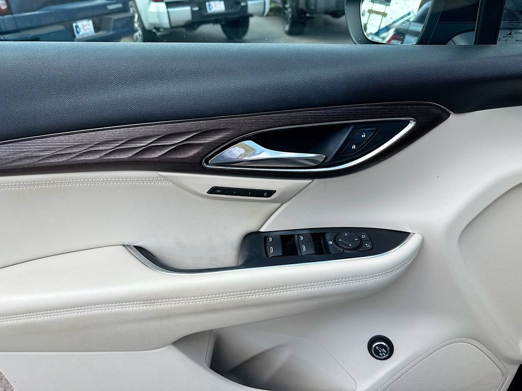 Used 2023 Buick Envision Avenir FWD image 9