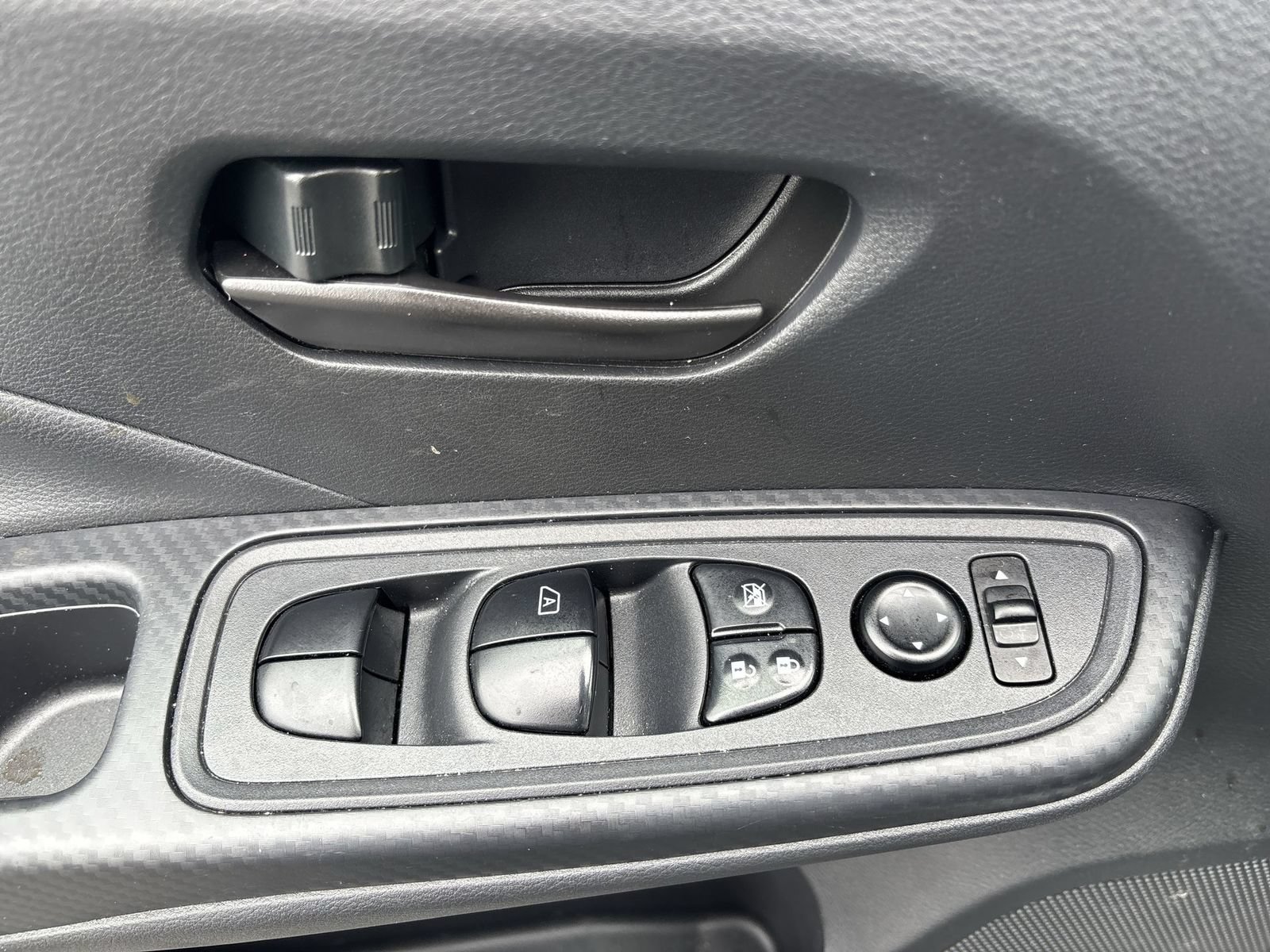 Used 2025 Nissan Versa S w/ Trunk Package FWD image 14