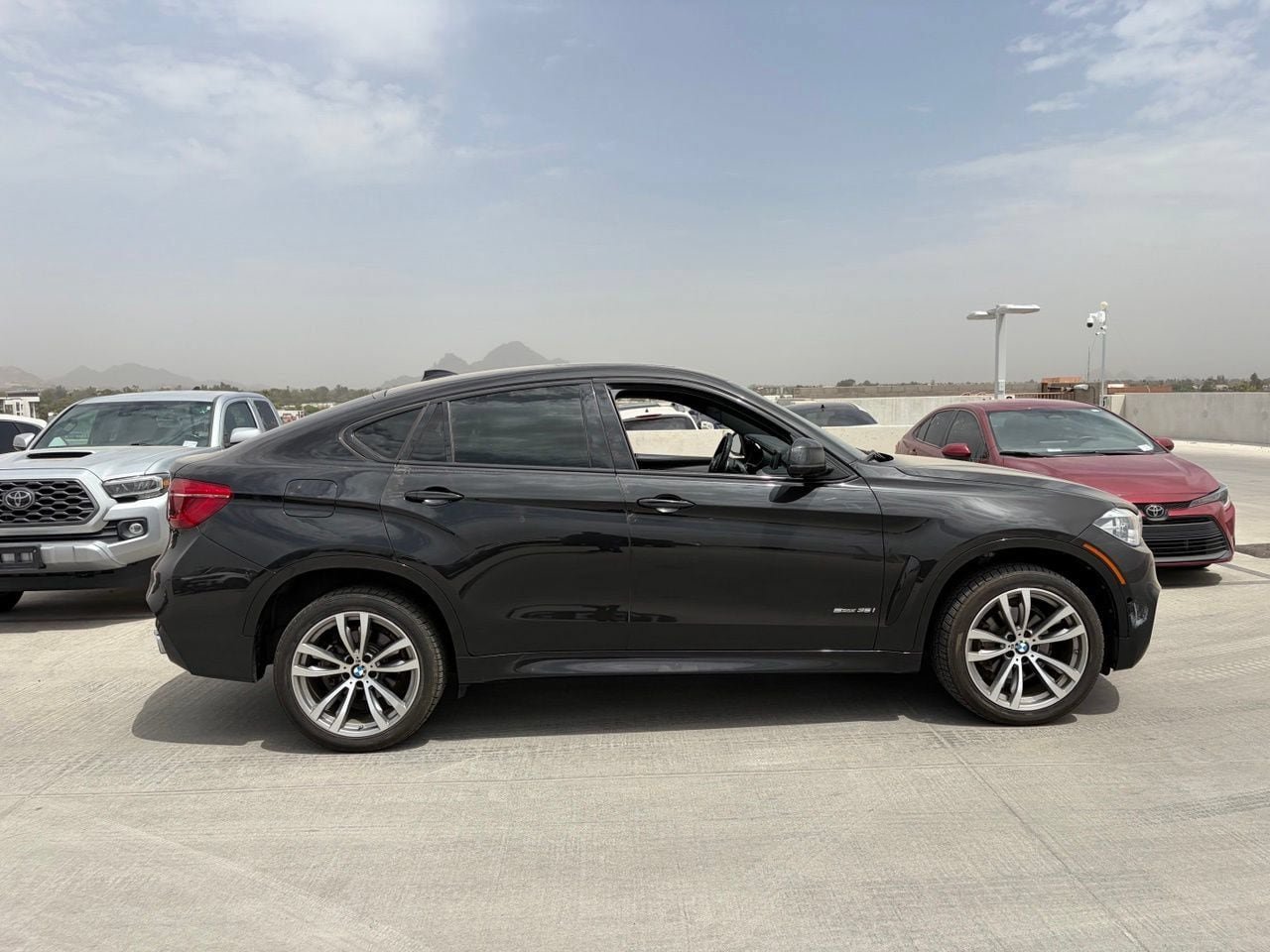 Used 2019 BMW X6 sDrive35i RWD image 3