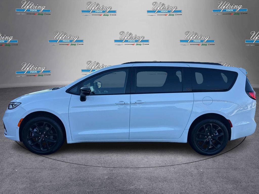 New 2026 Chrysler Pacifica Limited w/ S Appearance Package image 6