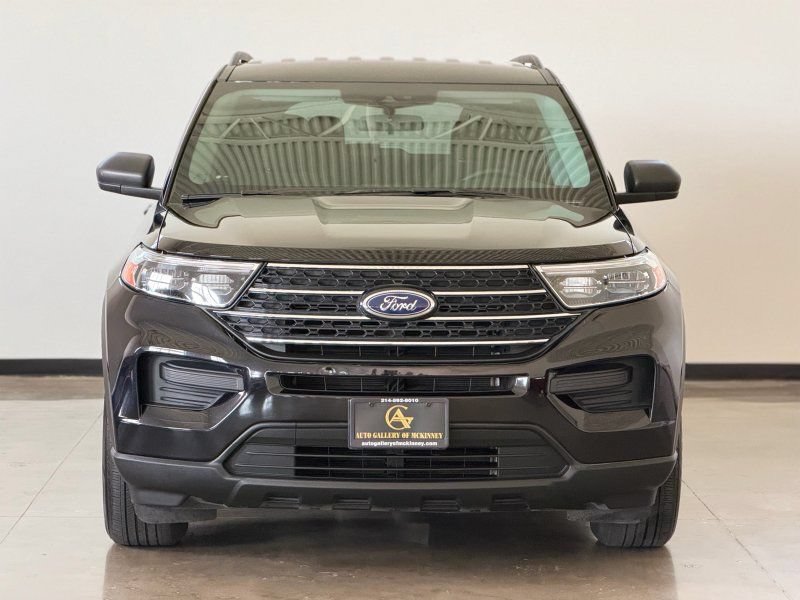 Used 2022 Ford Explorer XLT RWD image 2