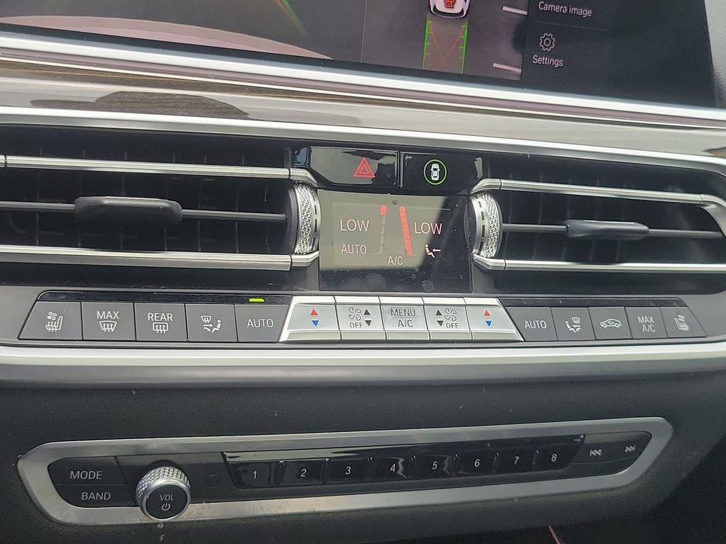 Used 2020 BMW X7 xDrive40i w/ Premium Package AWD/4WD image 27