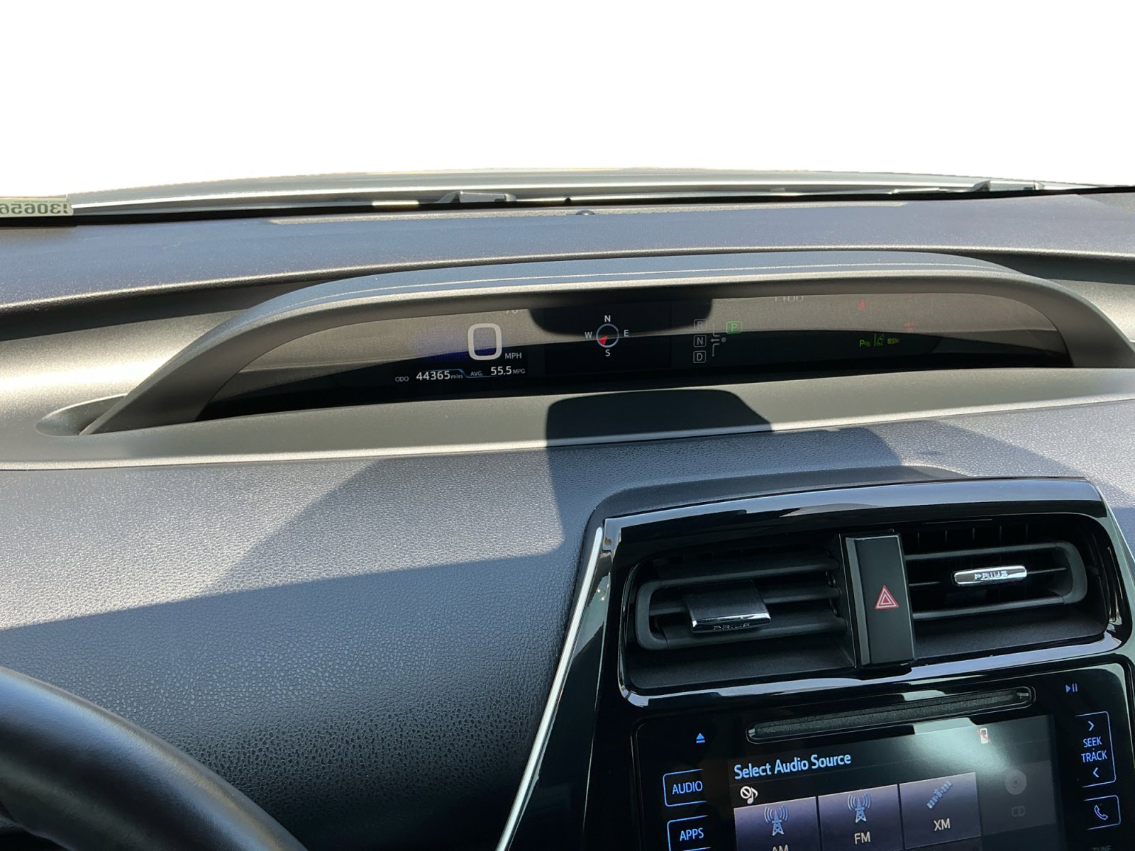 Used 2018 Toyota Prius Three Touring w/ Appearance Package FWD image 12