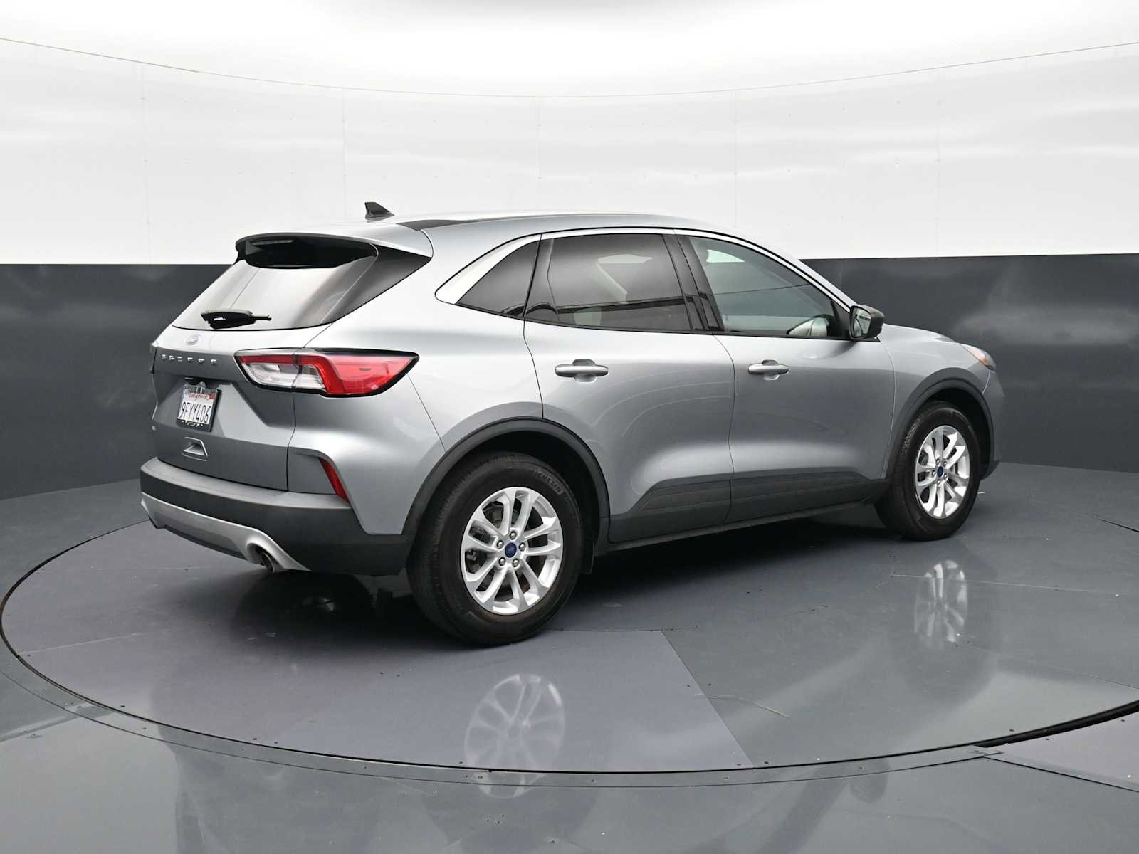 Used 2022 Ford Escape SE w/ Convenience Package FWD image 5