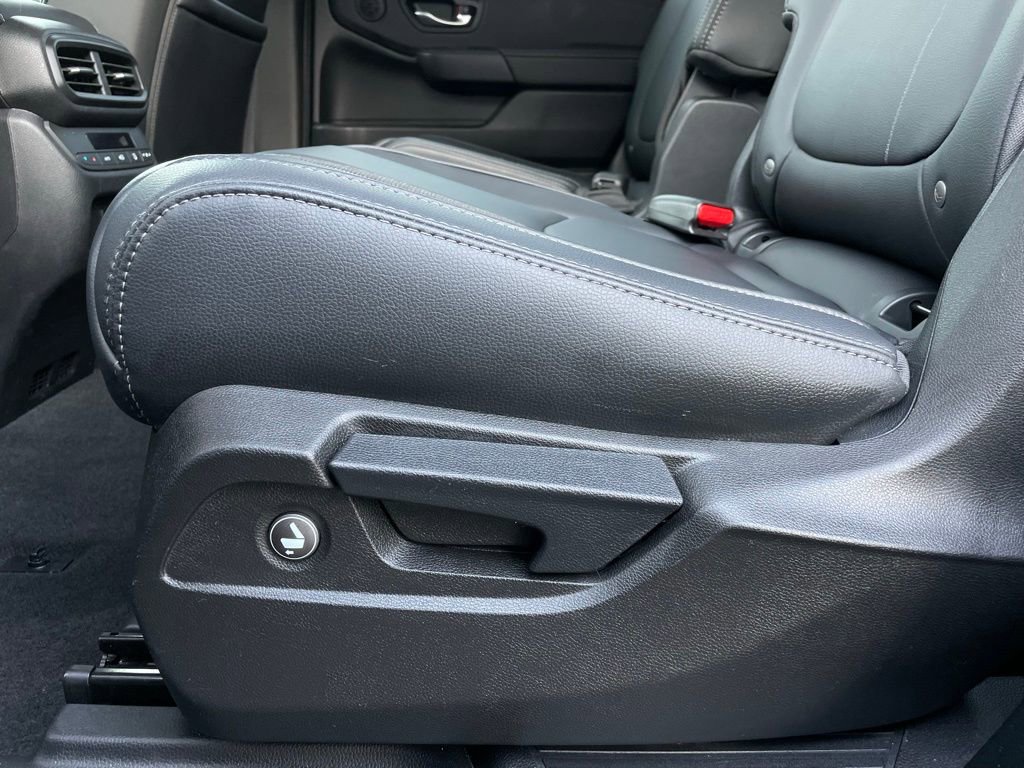 Certified 2025 Honda Pilot EX-L image 39
