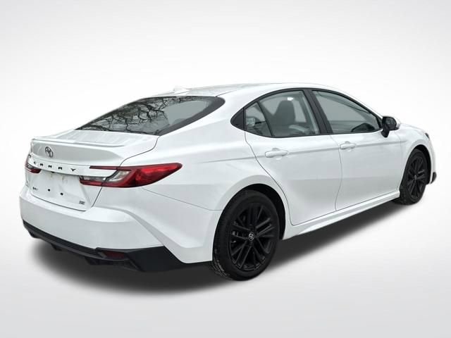 Used 2025 Toyota Camry SE image 6