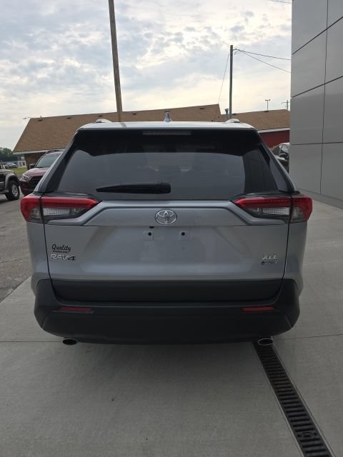 Used 2025 Toyota RAV4 XLE AWD/4WD image 6