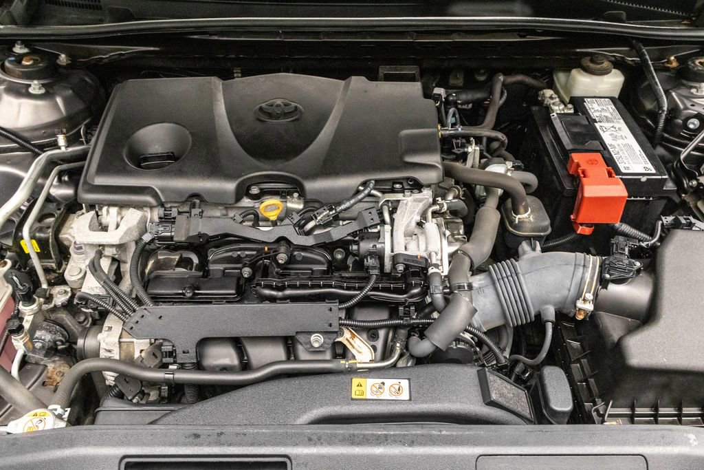Used 2020 Toyota Camry SE w/ Moonroof Package image 35