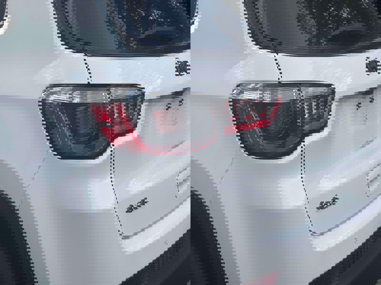 Used 2024 Jeep Compass Trailhawk image 11