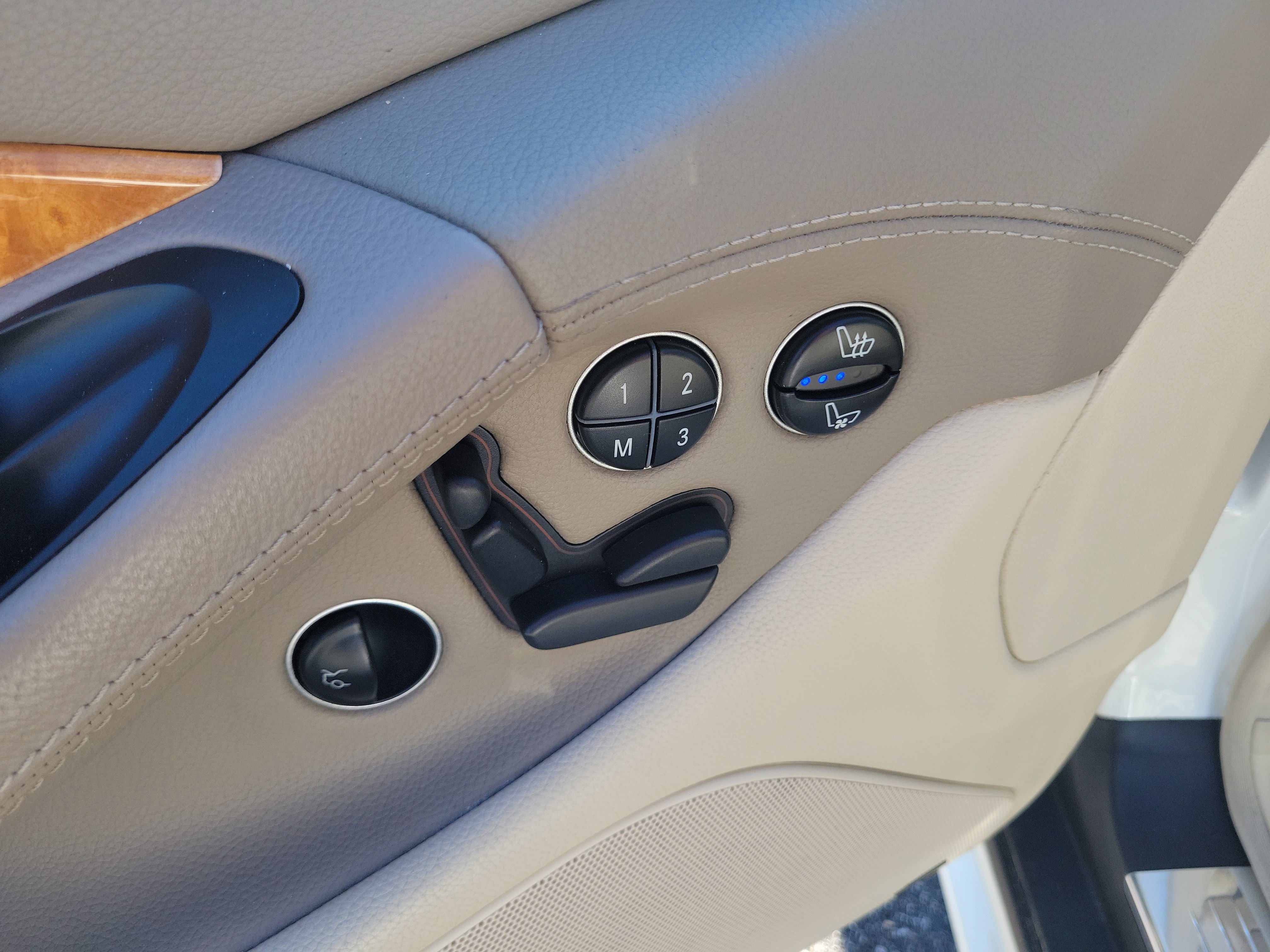 Used 2007 Mercedes-Benz SL 550 image 15