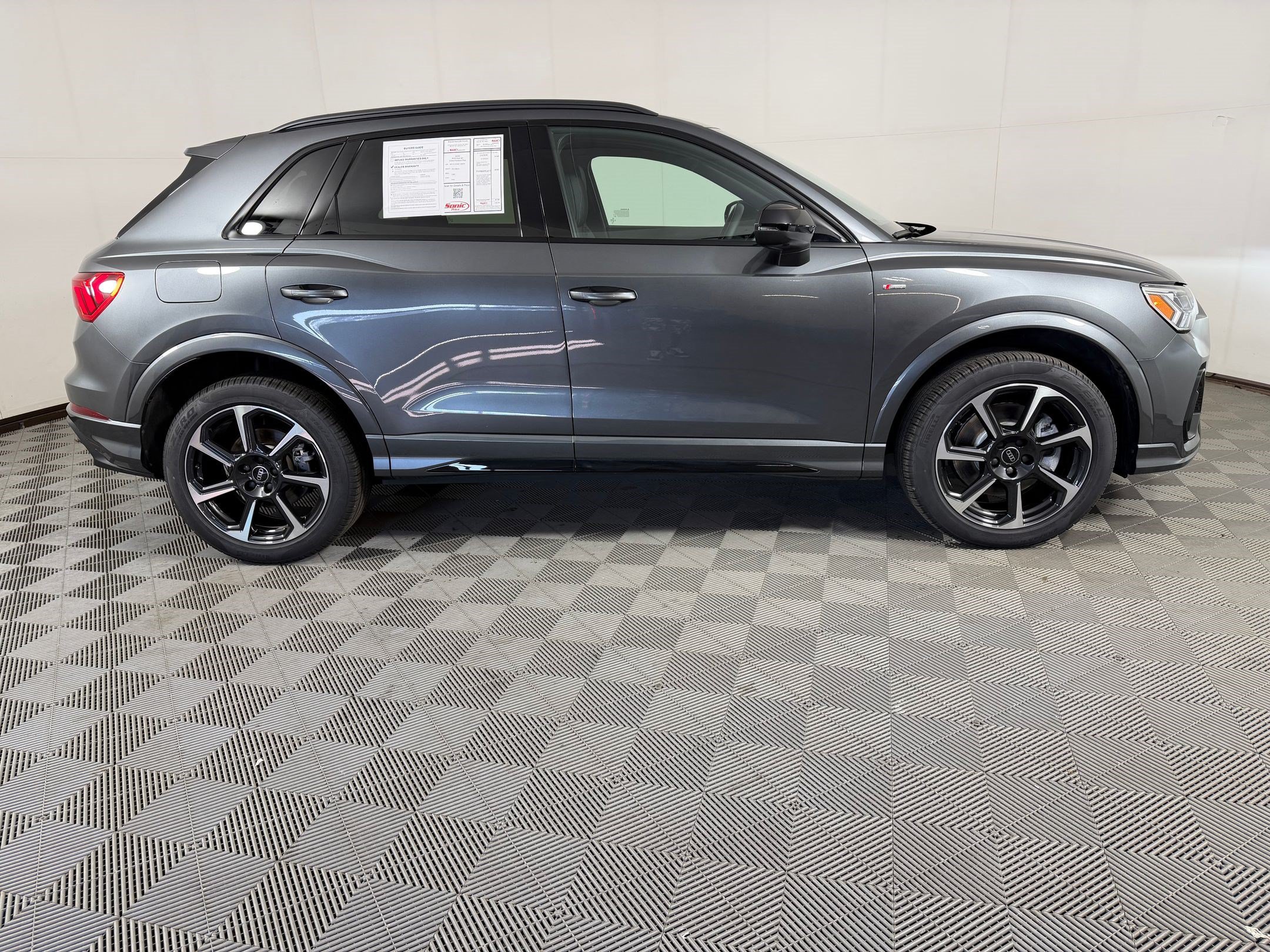 Certified 2025 Audi Q3 2.0T Premium Plus w/ Premium Plus Package AWD/4WD image 8