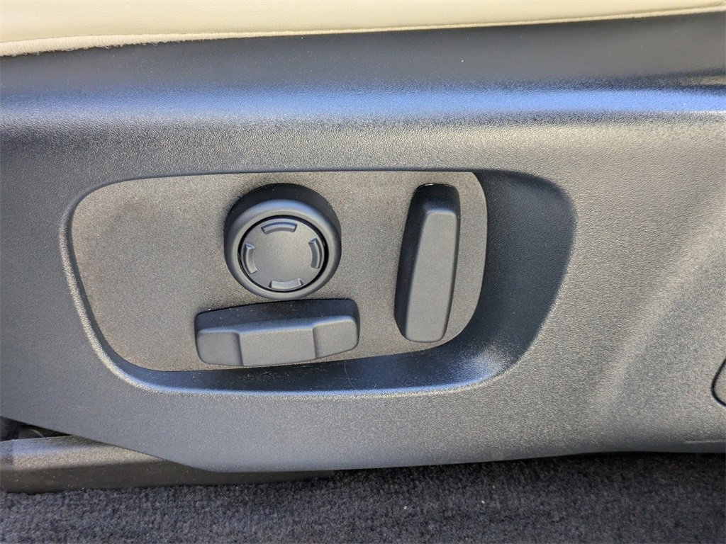 Used 2020 Land Rover Range Rover Sport HST image 21