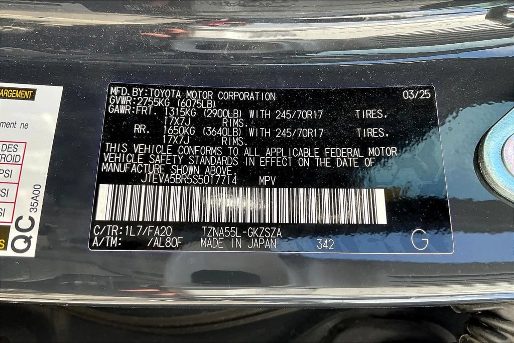 Used 2025 Toyota 4Runner SR5 AWD/4WD image 30