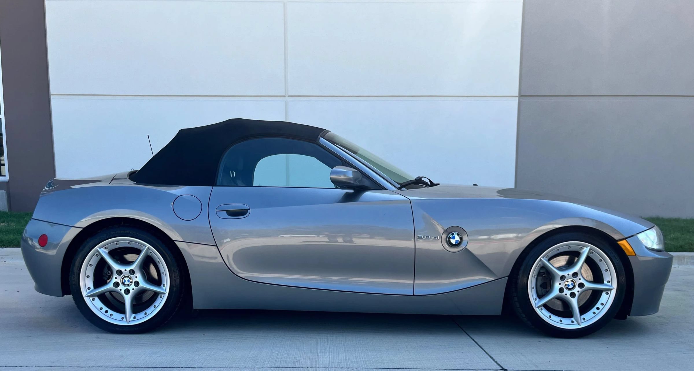 Used 2008 BMW Z4 3.0si RWD image 8
