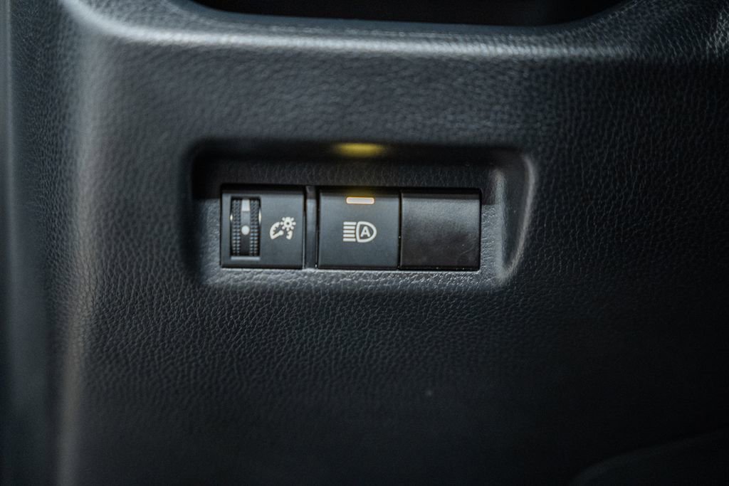 Used 2025 Toyota RAV4 XLE image 41