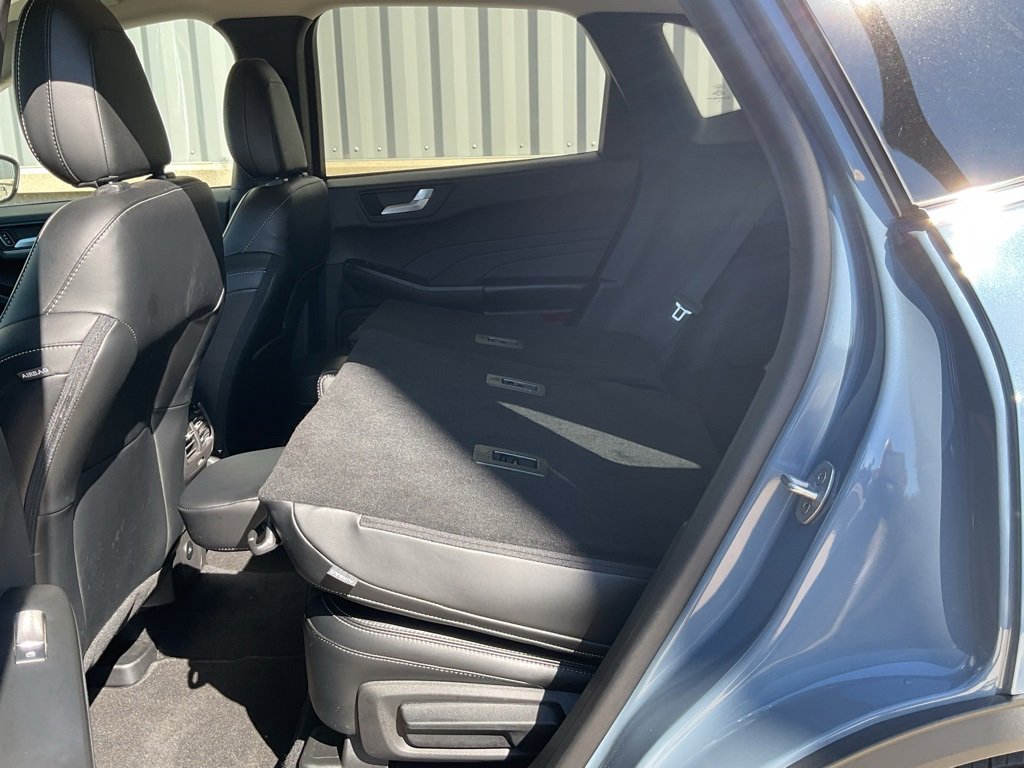 Used 2023 Ford Escape Platinum w/ Class II Trailer Tow Package image 18