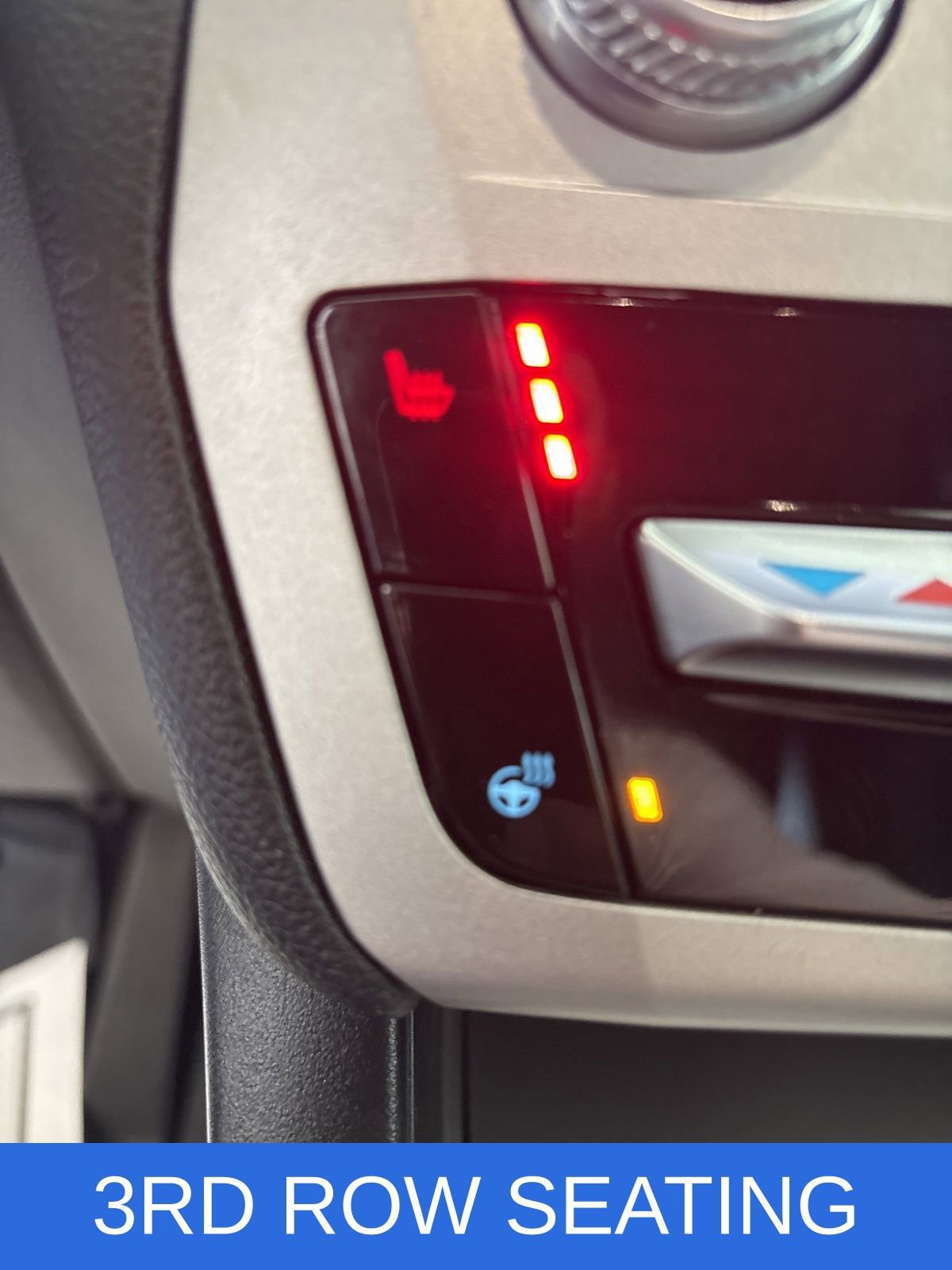 Used 2022 Ford Explorer XLT w/ Equipment Group 202A AWD/4WD image 24