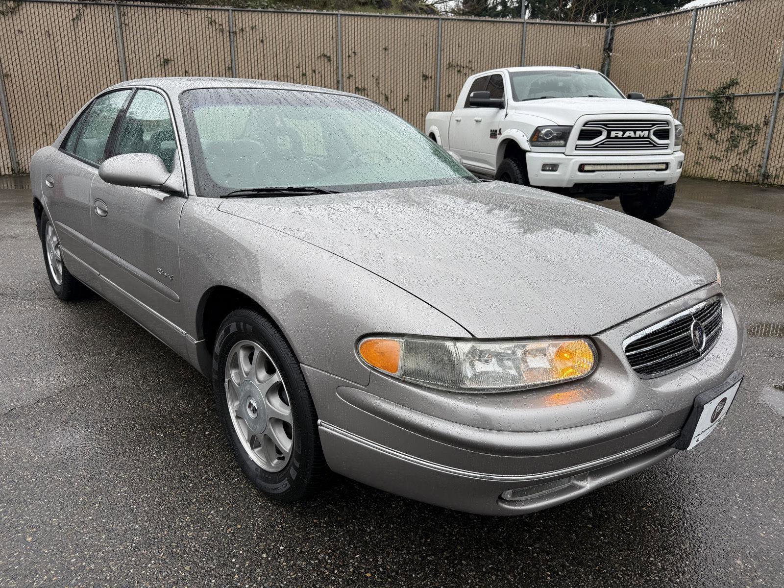 Used 1999 Buick Regal LS w/ Gran Touring Pkg image 2