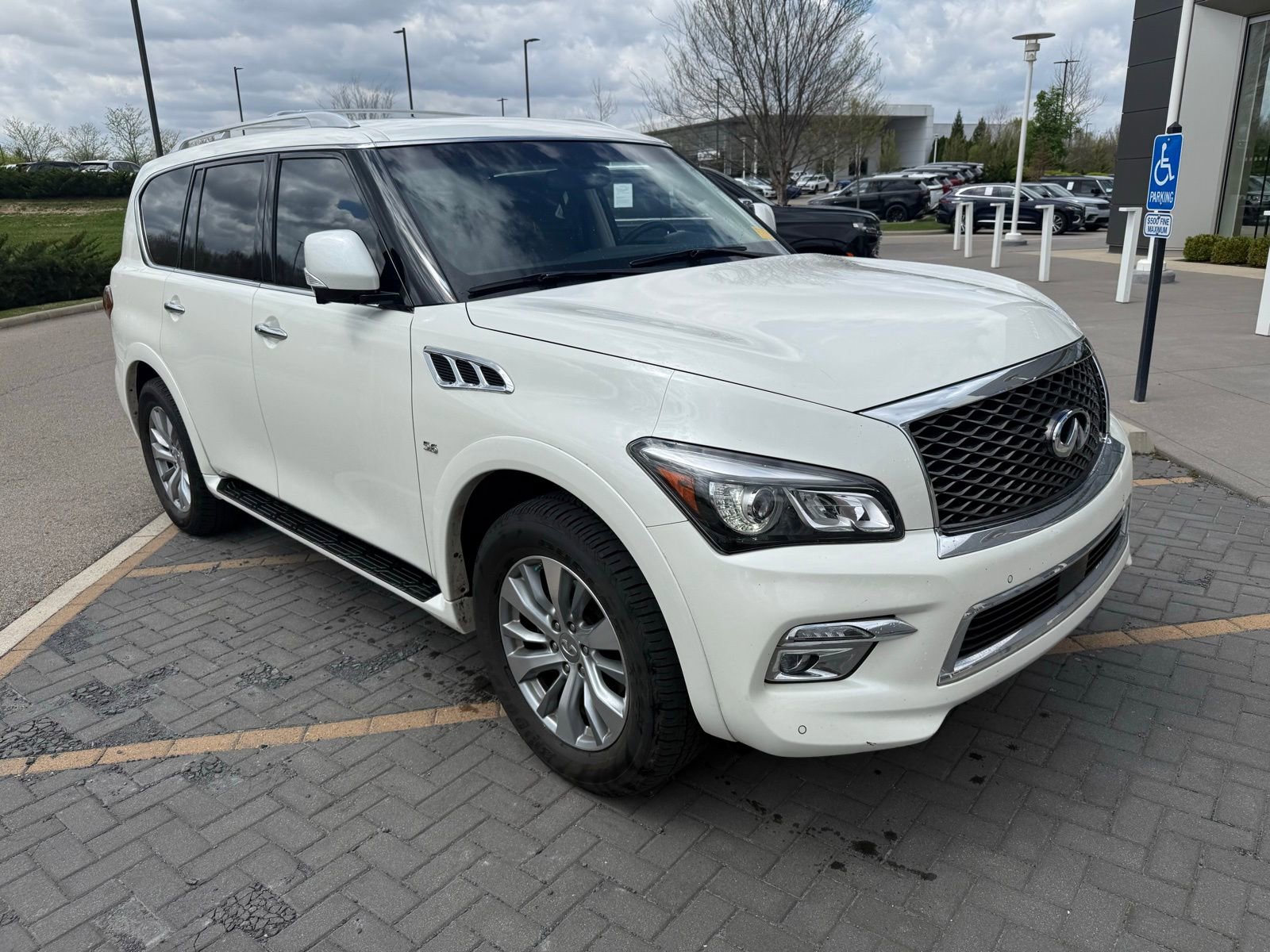 Used 2016 INFINITI QX80 2WD w/ Driver's Assistance Package image 3