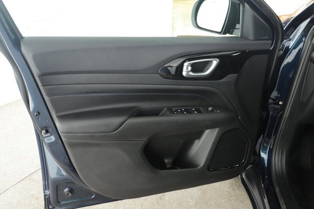 New 2026 Jeep Compass Latitude image 8