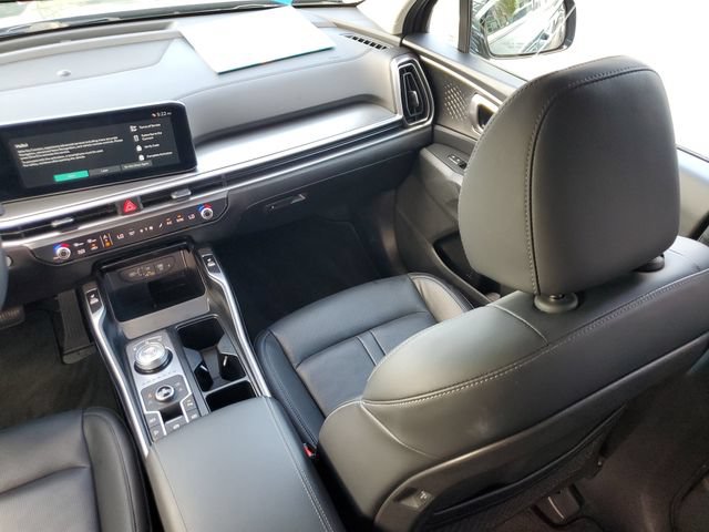 Used 2025 Kia Sorento EX AWD/4WD image 9