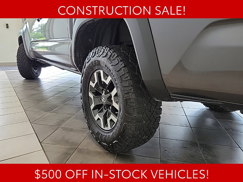 Used 2021 Toyota Tacoma TRD Off-Road w/ Technology Package AWD/4WD image 16