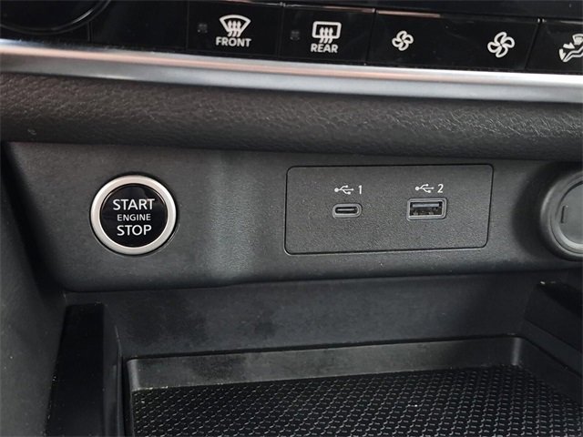 Used 2023 Nissan Rogue SV image 35