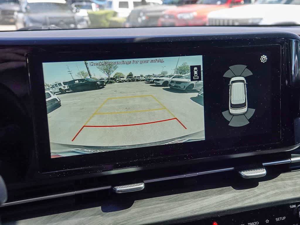 Used 2022 Kia Carnival EX FWD image 22