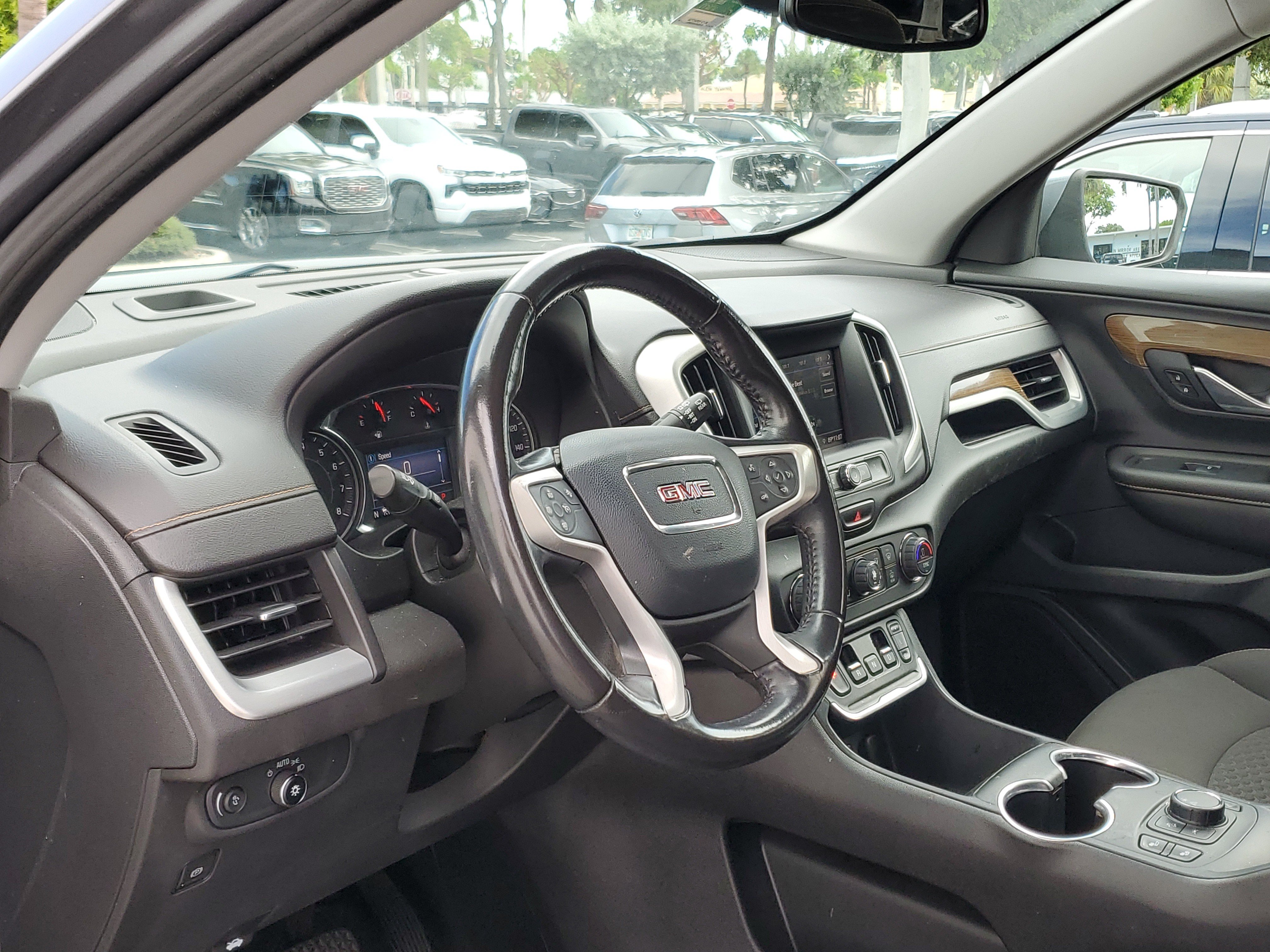 Used 2020 GMC Terrain SLE w/ Driver Convenience Package FWD image 11