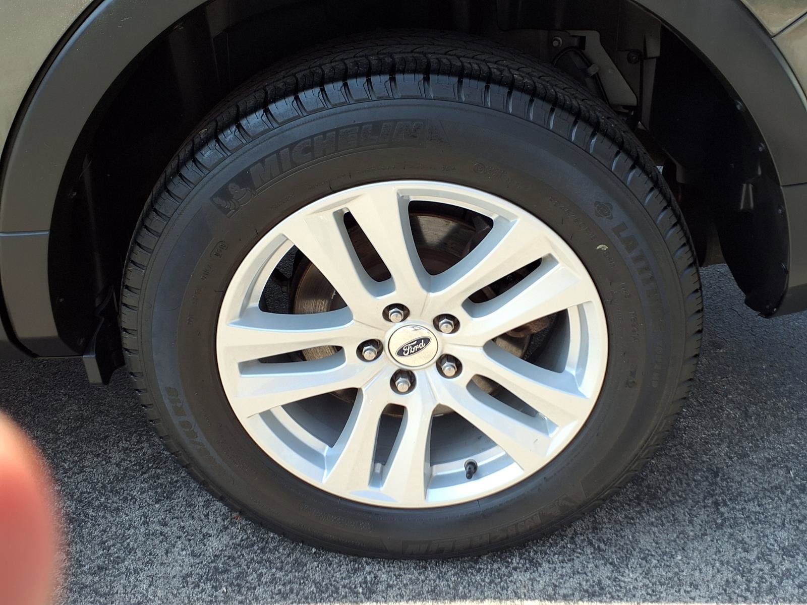 Certified 2019 Ford Explorer XLT w/ Equipment Group 202A image 10