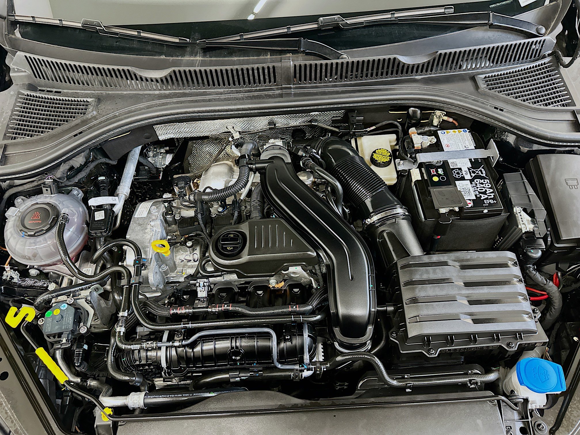 Used 2025 Volkswagen Jetta Sport image 33