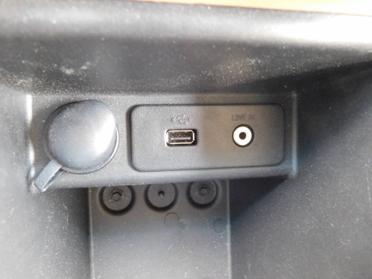 Used 2010 Ford Explorer XLT AWD/4WD image 16