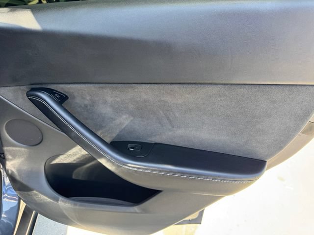 Used 2022 Tesla Model Y Performance AWD/4WD image 9