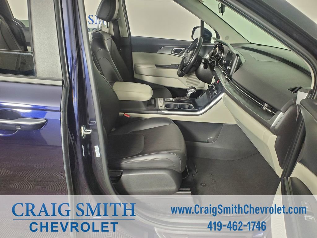 Used 2024 Kia Carnival LX FWD image 20