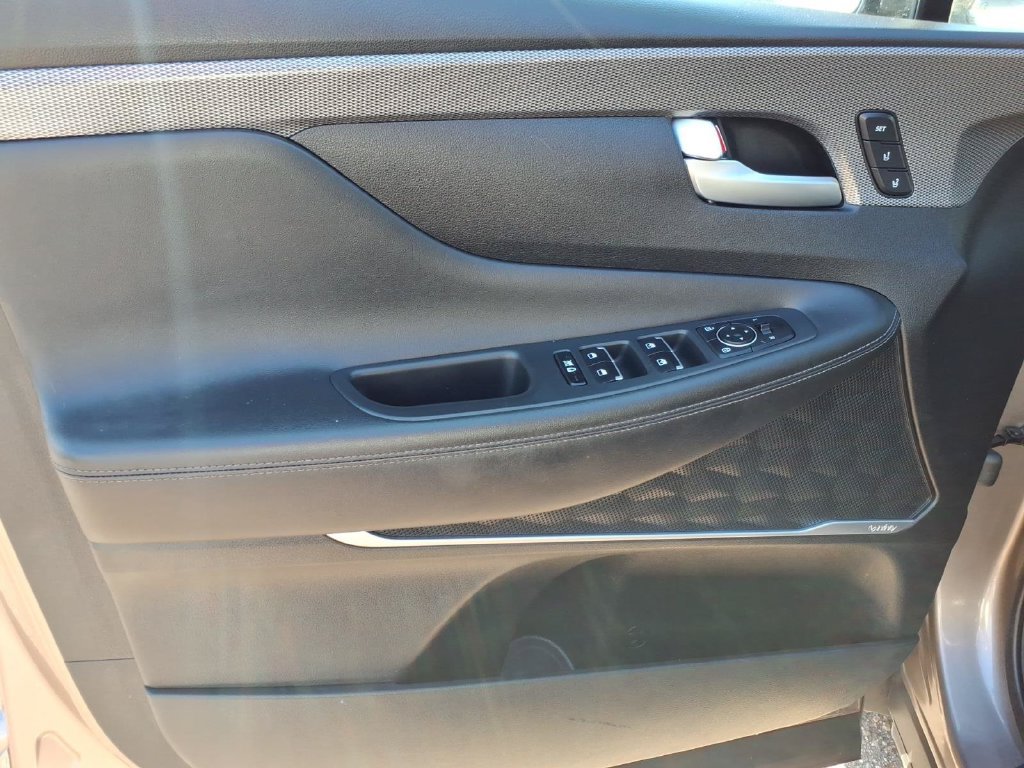 Used 2020 Hyundai Santa Fe Limited AWD/4WD image 14