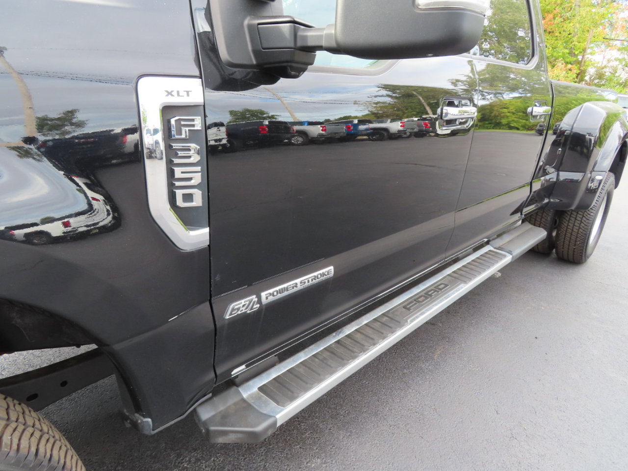 Used 2022 Ford F350 XLT w/ XLT Premium Package image 13