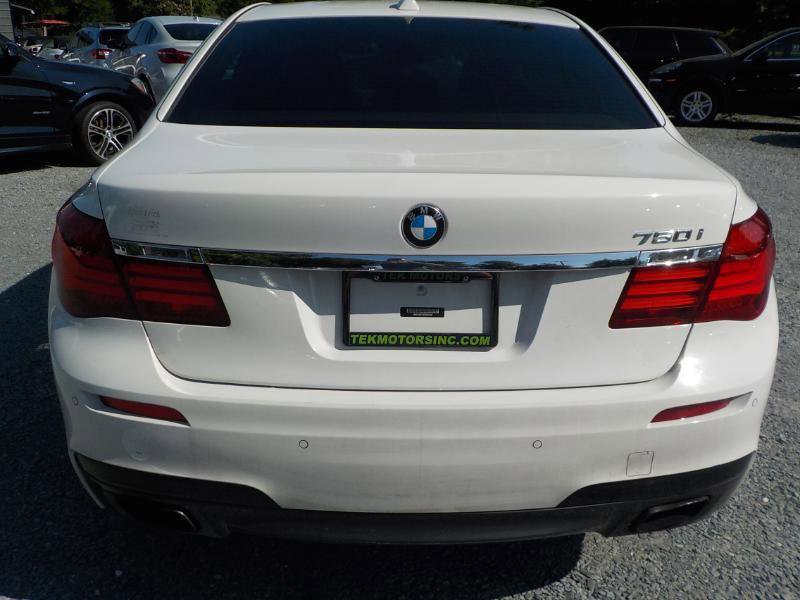 Used 2014 BMW 750i w/ Executive Package RWD image 4
