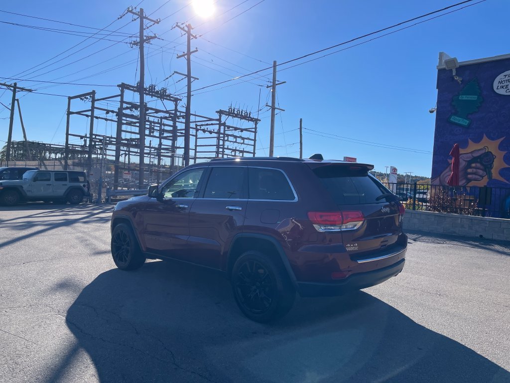 Used 2017 Jeep Grand Cherokee Limited AWD/4WD image 3