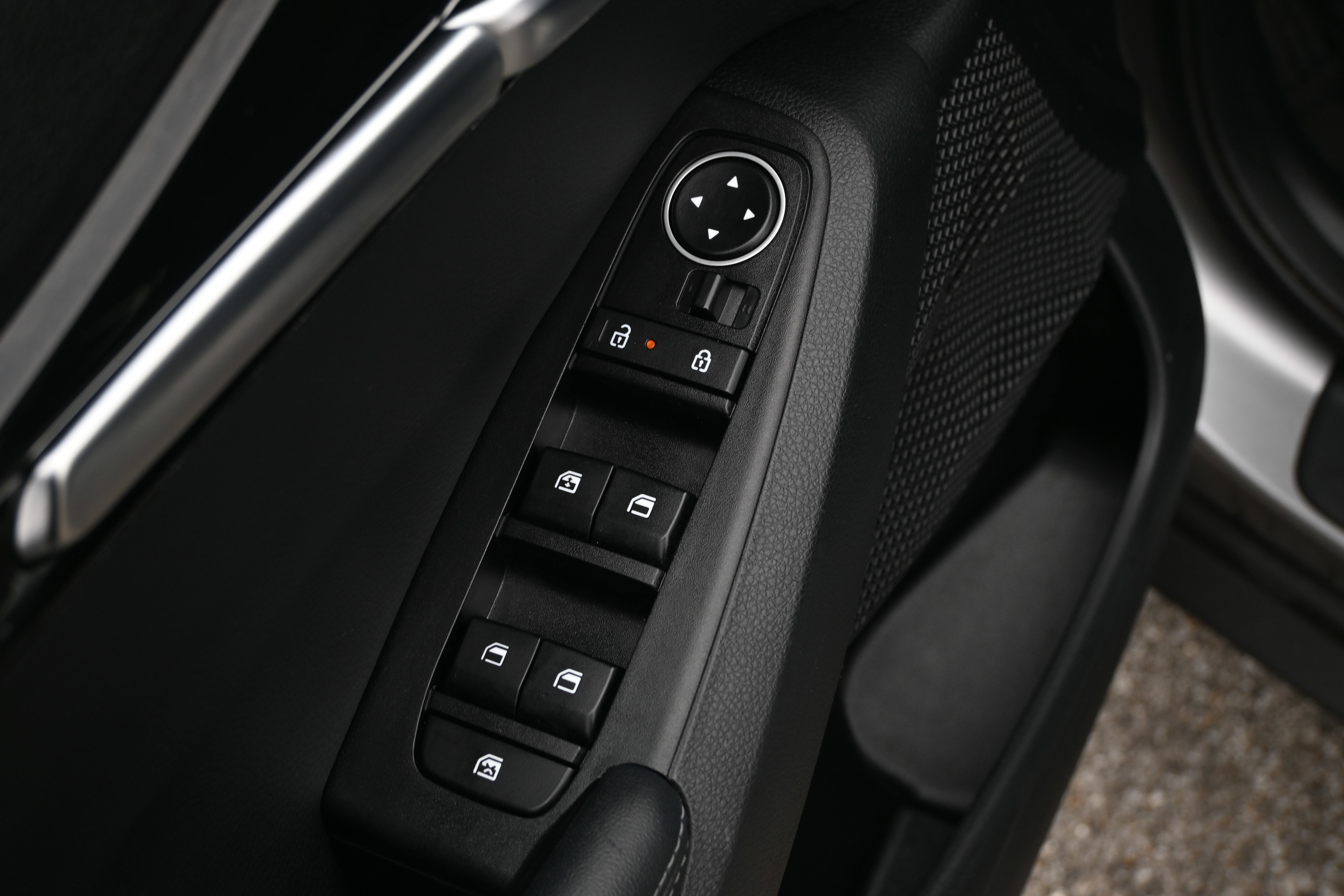 Used 2025 Kia Seltos EX image 28